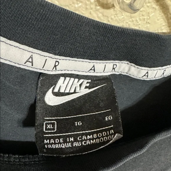Nike Air Black Tee with White Logo - Picture 4 of 5